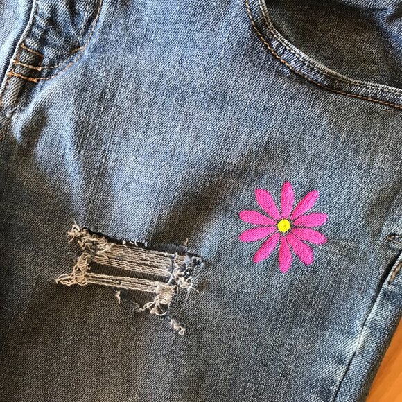 Ripped Jean Cutoffs, Size 10 (Junior): Upcycled Painted Grunge Cut-Off Shorts - Picture 12 of 12